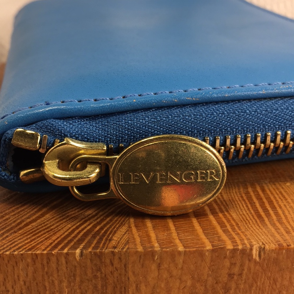Levenger by Tusting leather ziparound wallet/pouch - Picture 5 of 8